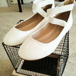 Dream Pairs White Ballet Flats 9.5M